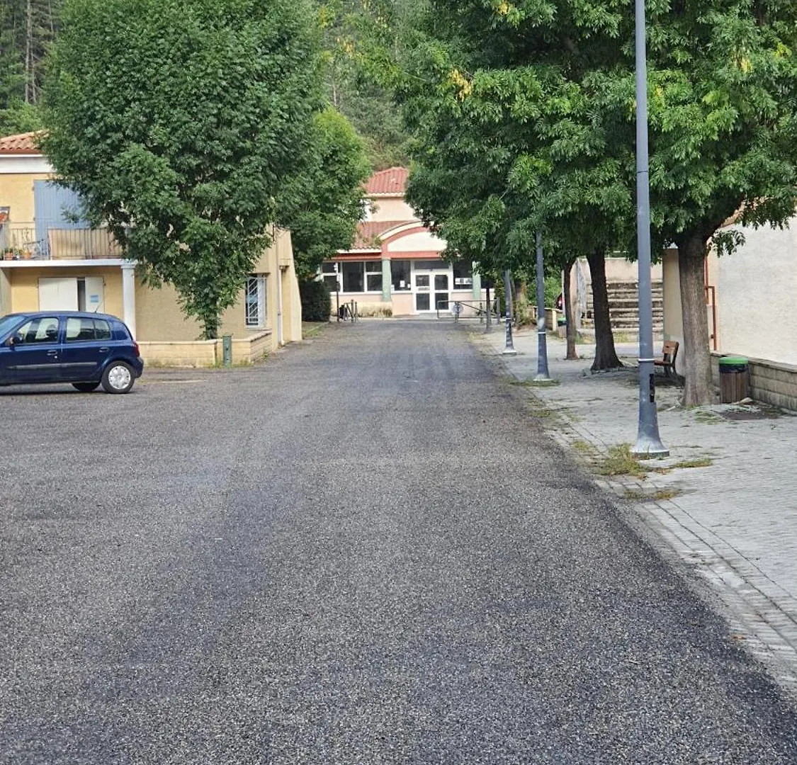 Сasa de vacaciones Joli T2 Climatise 70 Dans Un Ecrin De Verdure 04000 Digne-les-Bains